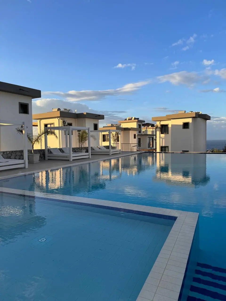 Skyline Villa Projesi –Esentepe' de Deniz ve Dağ Manzaralı Lüks Yaşam